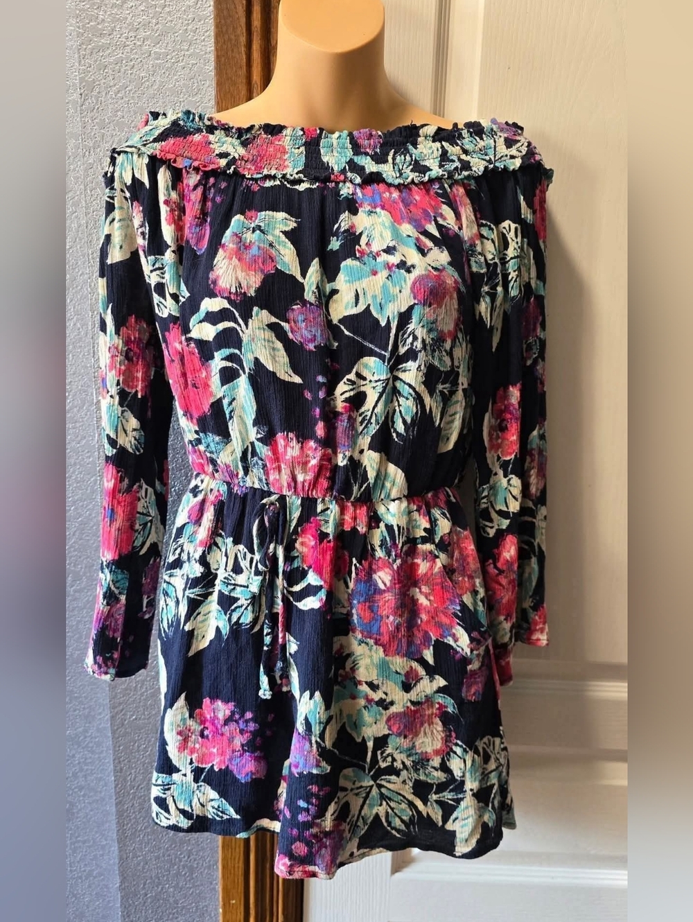 LADIES MEDIUM ONE CLOTHING BRAND OFF SHOULDER ROMPER FLORAL POCKETS